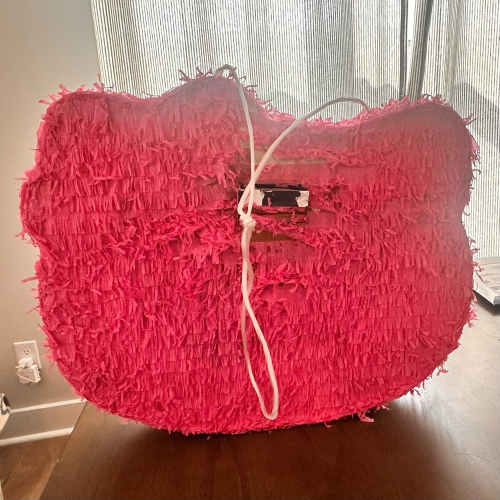 Hello Kitty Piñata - Picture 2 of 2